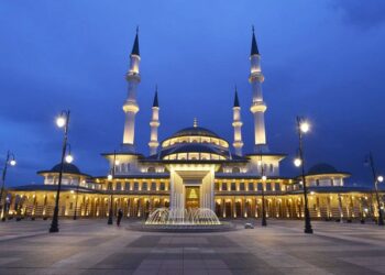 KÜLLİYE’DE MİRAÇ KANDİLİ ÖZEL YAYINI