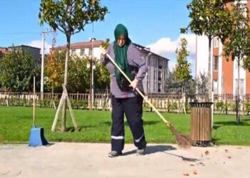 MİLYONLARIN KALBİNİ KAZANAN TEMİZLİKÇİ KADIN