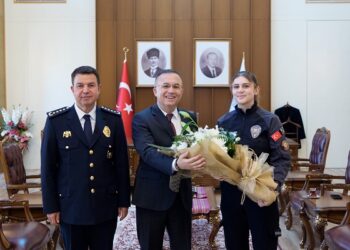 VALİ ÇEBER, EMNİYET MENSUPLARINI MAKAMINDA AĞIRLADI