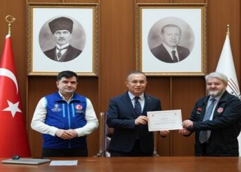 VALİ ÇEBER’DEN ÖRNEK DAVRANIŞ