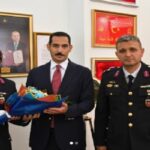 JANDARMA’DAN VALİ ÇEBER’E YIL DÖNÜMÜ ZİYARETİ